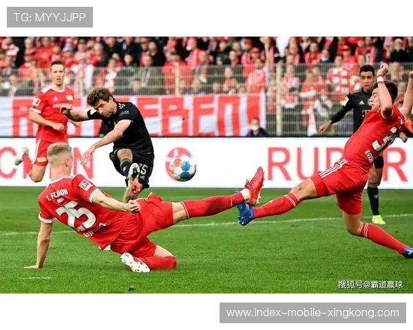 拜仁慕尼黑多点推进让场面失去平衡 拜仁慕尼黑多点推进让场面失去平衡