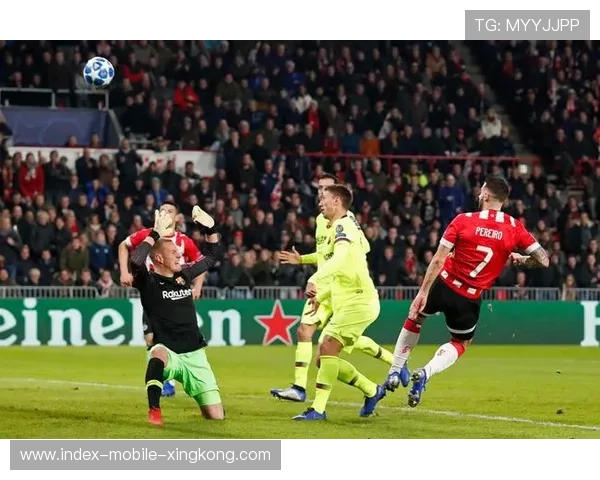 巴萨梅西任意球弧线入网，诺坎普爆发欢呼